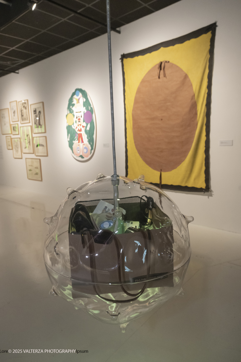 DSCF0086.jpg - 30/10/2025. Torino. Dal 30 ottobre allâ€™8 marzo del prossimo anno, il MAUTO â€“ Museo Nazionale dellâ€™Automobile ospita la mostra News from the Near Future, estensione del progetto espositivo allestito nella sede della Fondazione in via Modane in occasione del trentesimo anniversario della Fondazione Sandretto Re Rebaudengo. Nella foto parte dell'allestimento della mostra