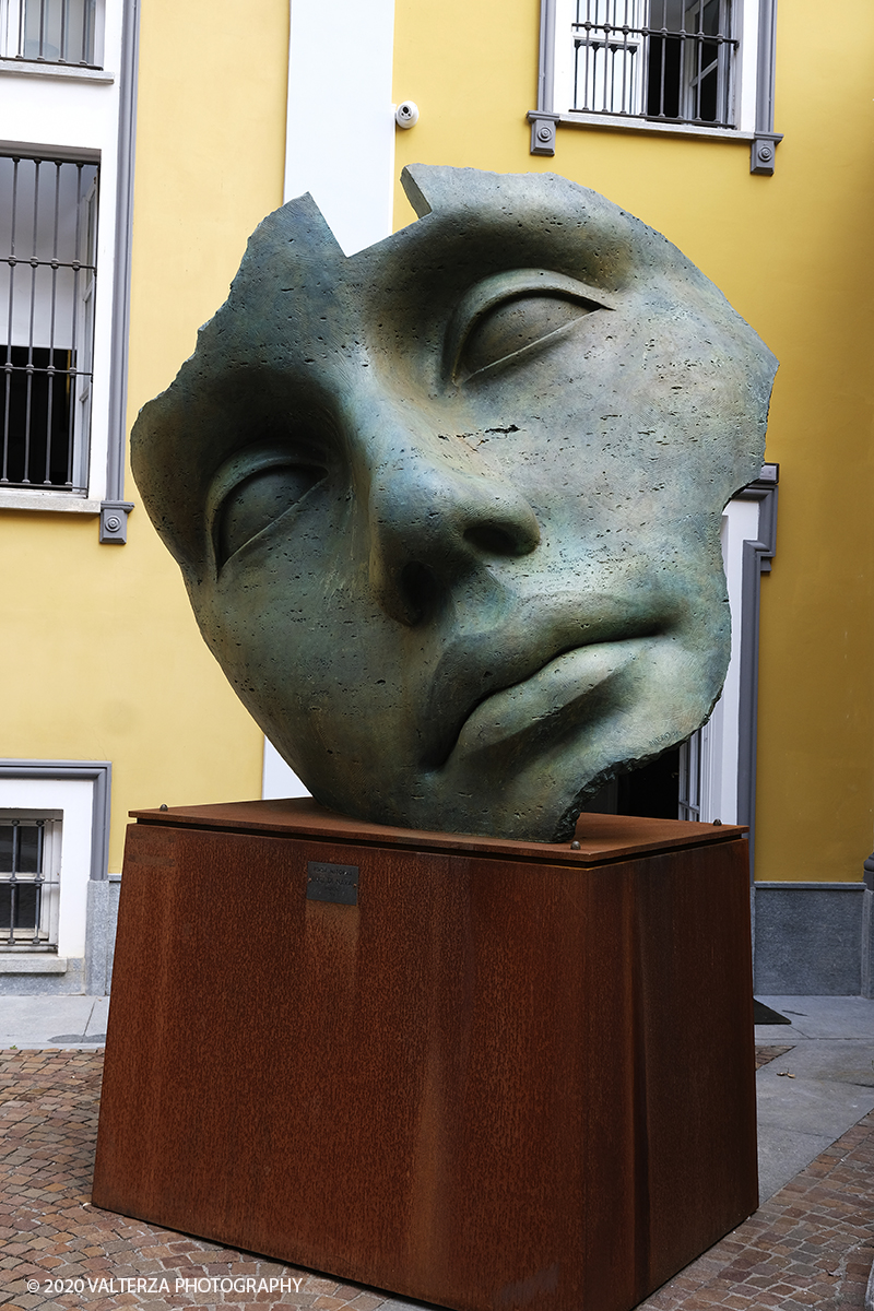 _DSF1370.jpg - 08/07/2020. Torino. Omaggio ai grandi maestri della scultura contemporanea. Museo Accorsi Ometto. Nella foto Artista Igor Mitoraj, opera Luci di Nara Pietrificata, 2014