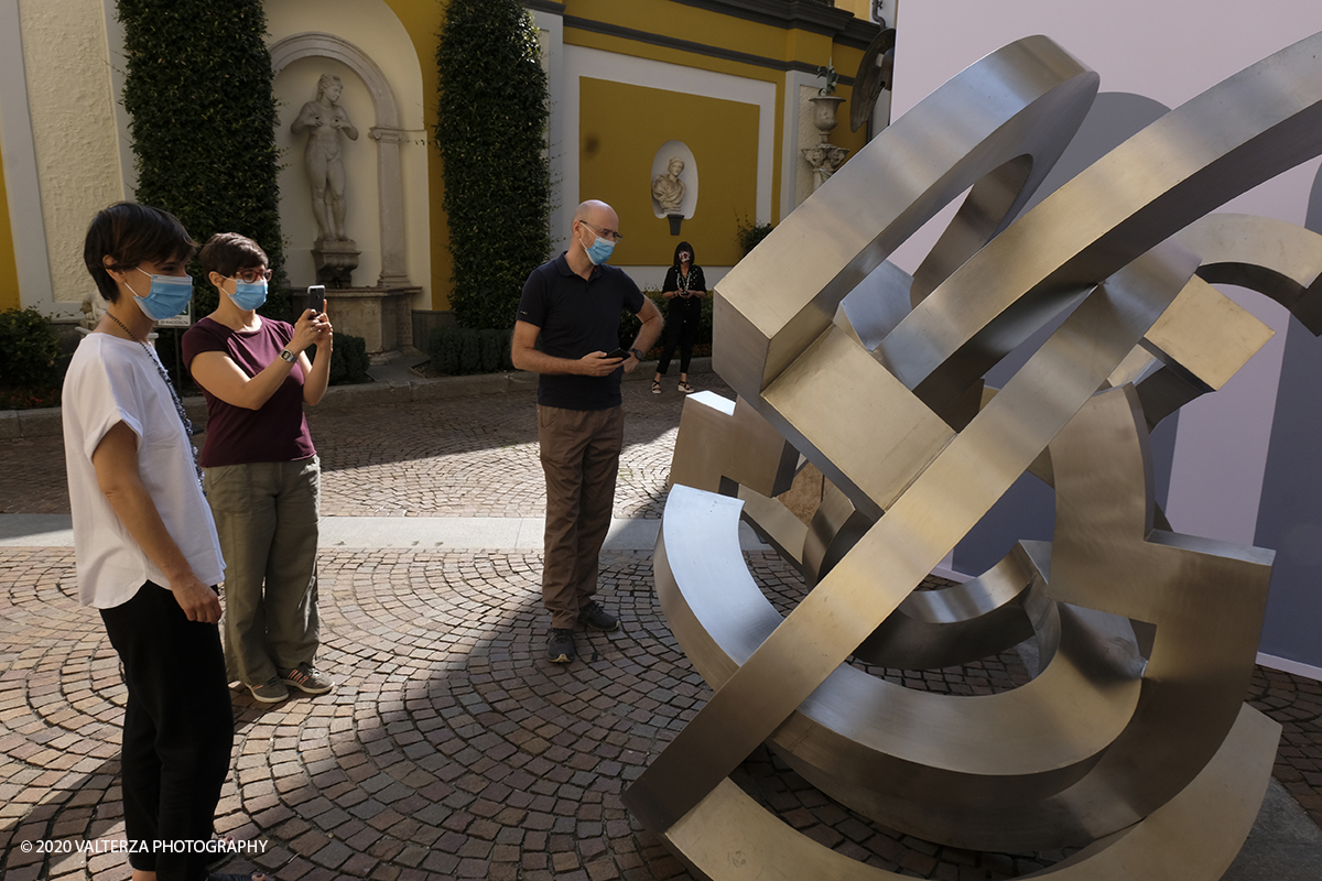 _DSF1498.jpg - 08/07/2020. Torino. Omaggio ai grandi maestri della scultura contemporanea. Museo Accorsi Ometto. Nella foto visita alla mostra