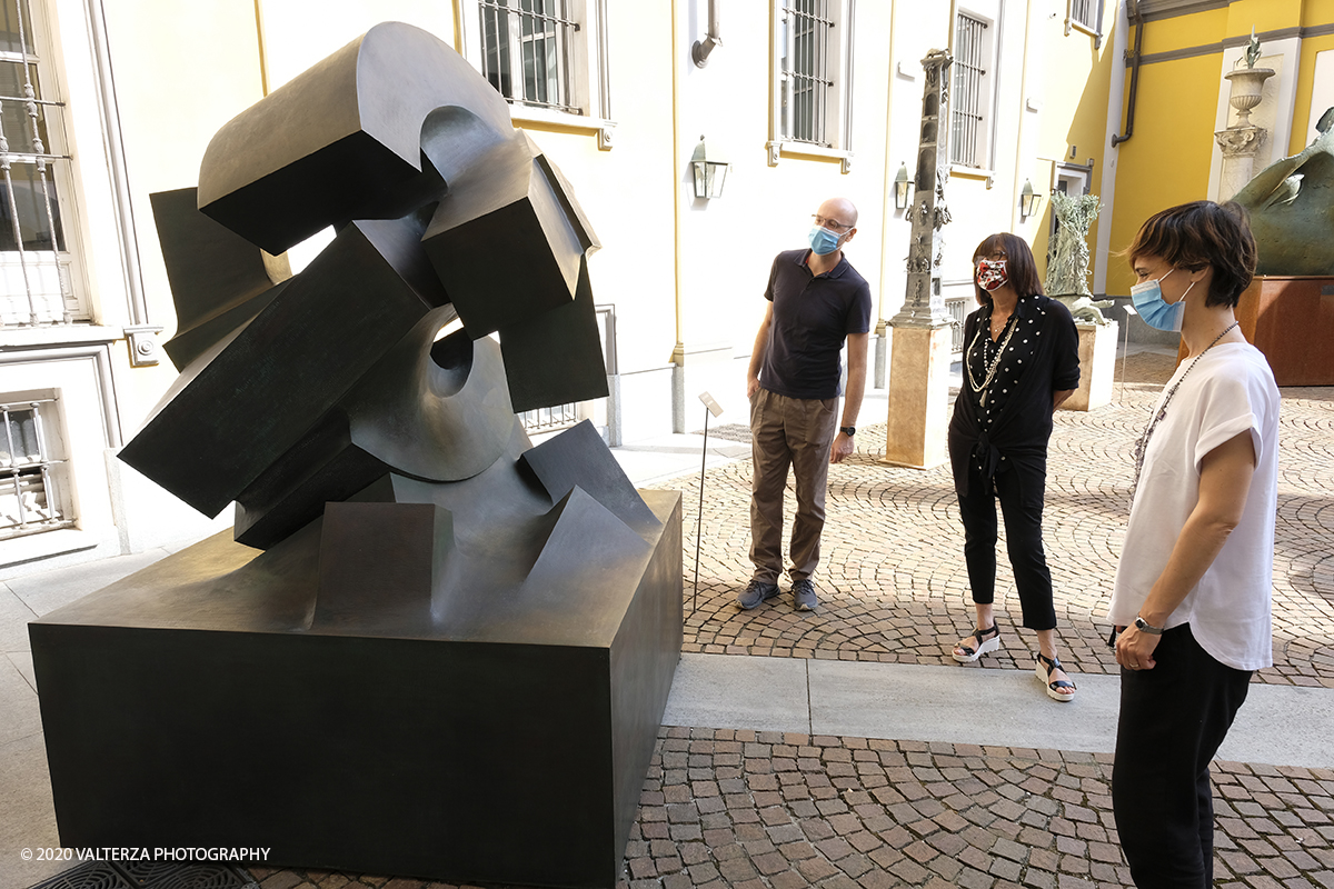 _DSF1514.jpg - 08/07/2020. Torino. Omaggio ai grandi maestri della scultura contemporanea. Museo Accorsi Ometto. Nella foto visita alla mostra