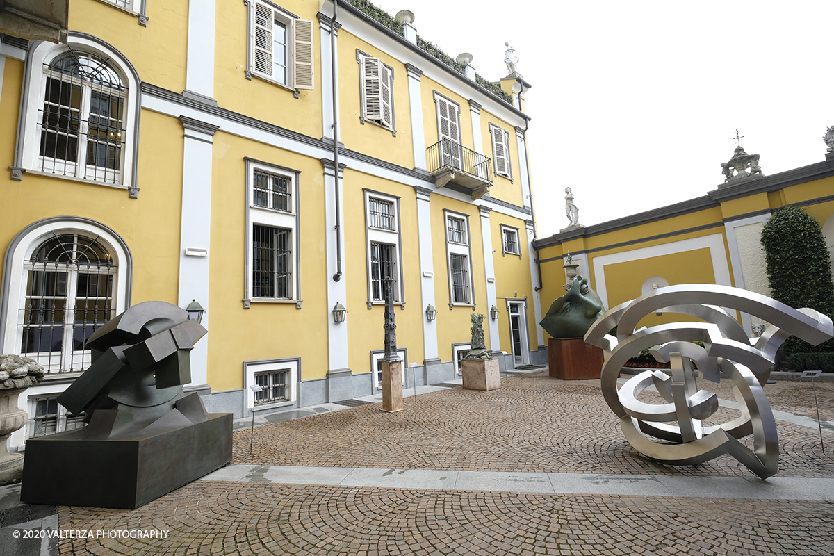 _DSF5872.jpg - 08/07/2020. Torino. Omaggio ai grandi maestri della scultura contemporanea. Museo Accorsi Ometto. Nella foto il cortile del Museo sede della mostra