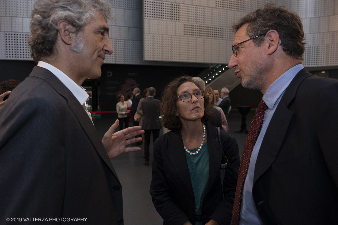 _DSF5420.jpg - 24/09/2019. Torino. Il Mauto ha da oggi un nuovo spazio espositivo permanente dedicato al suo fondatore, Carlo Biscaretti di Ruffia e inaugurato in occasione delle celebrazioni per i 140 anni dalla nascita e i 60 anni dalla scomparsa: allestimenti multimediali e disegni originali raccontano l'avventura del personaggio anticonformista e visionario che ha fondato il Museo dell'Automobile di Torino. Nella foto Benedetto Camerana e Francesca Leon si nintrattengono con i visitatori.