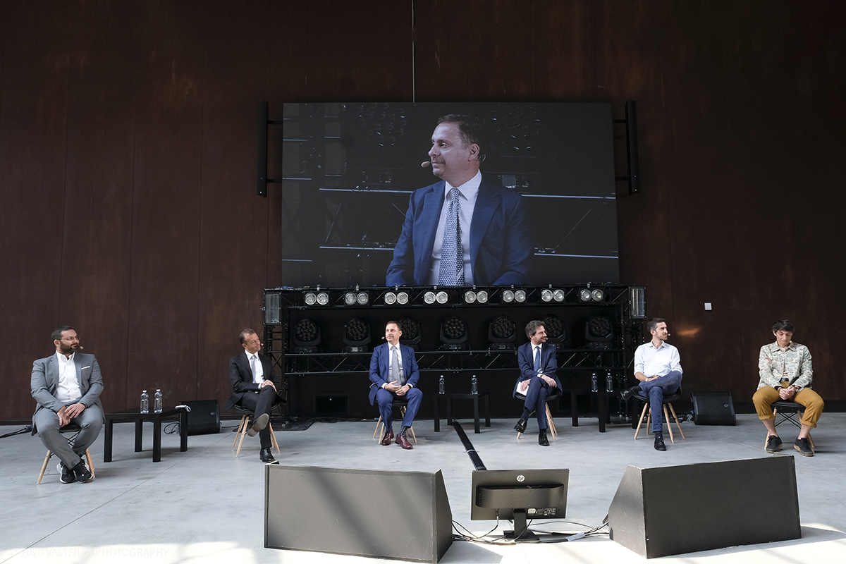 _DSF9315.jpg - 25/06/2020. Torino. Giornata dedicata alla celebrazione del primo compleanno delle OGR tech. Nella foto:un momento del talk "La digital R-evolution di OGR tech."