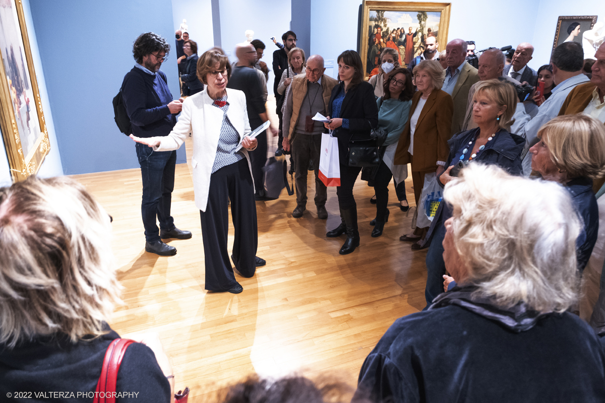 DSCF3369.jpg - 06/10/2022. Torino. Mostra delle Collezioni GAM dall'unitÃ  d'Italia all'alba del Novecento. Nella foto Virgiania Bertone, curatrice della mostra con Riccardo Passoni durante la visita guidata.