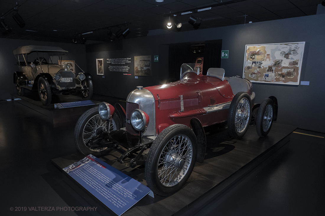 _DSF0290.jpg - 11/07/2019. Torino. Nuovo allestimento al MAUTO, un omaggio al cavaliere dell'arte in occasione dei suoi novant'anni. Nella foto auto d'epoca in mostra nell'allestimento a dialogare con le opere d'arte di Ezio Gribaudo