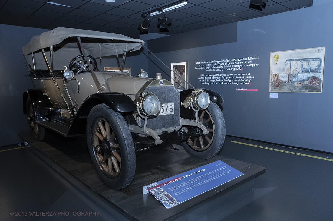 _DSF0298.jpg - 11/07/2019. Torino. Nuovo allestimento al MAUTO, un omaggio al cavaliere dell'arte in occasione dei suoi novant'anni. Nella foto auto d'epoca in mostra nell'allestimento a dialogare con le opere d'arte di Ezio Gribaudo