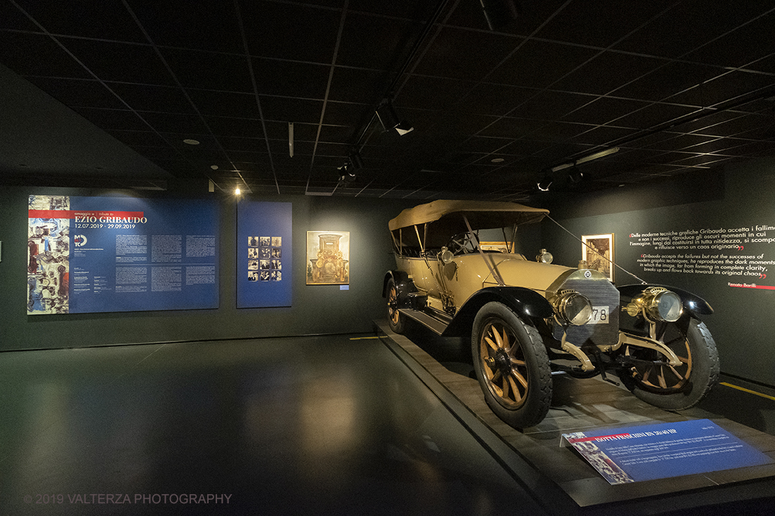 _DSF7326.jpg - 11/07/2019. Torino. Nuovo allestimento al MAUTO, un omaggio al cavaliere dell'arte in occasione dei suoi novant'anni. Nella foto auto d'epoca in mostra nell'allestimento a dialogare con le opere d'arte di Ezio Gribaudo