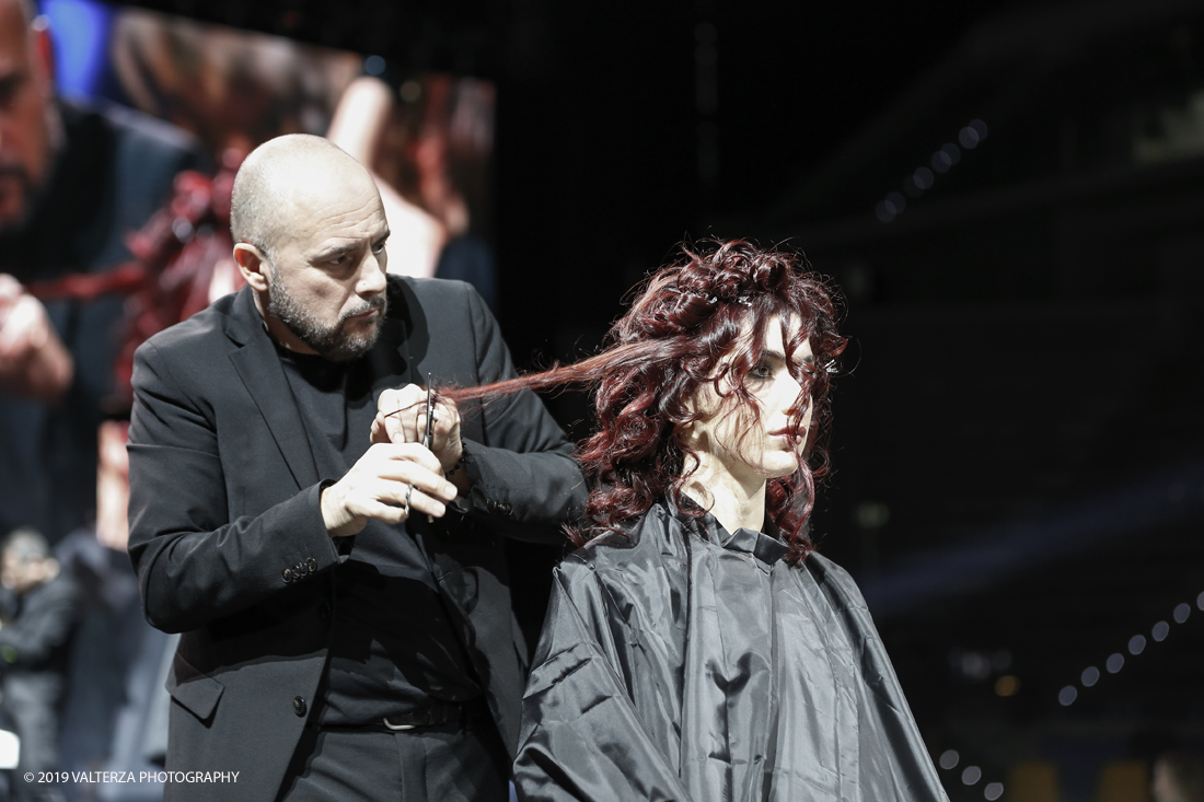 _X9B3071.jpg - 17/11/2019. Torino. Gli On Hair Show nascono dieci anni fa dallâ€™esperienza nel settore di Cosmoprof Worldwide Bologna. Oggi rappresentano l'unico evento italiano interamente dedicato agli hairstylist. Nella foto lo Show di Medavita in partnership con Elchim e AEIM