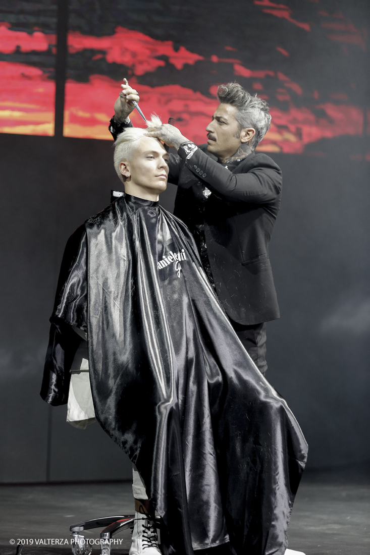 _X9B8099.jpg - 17/11/2019. Torino. Gli On Hair Show nascono dieci anni fa dallâ€™esperienza nel settore di Cosmoprof Worldwide Bologna. Oggi rappresentano l'unico evento italiano interamente dedicato agli hairstylist. Nella foto lo Show di Daniele Serretti Gruppo per Schwarzkopf Professional