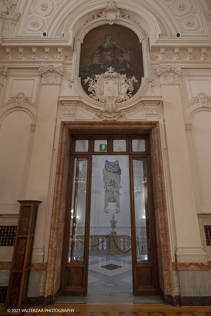 _DSF0936.jpg - 08/10/2021. Torino. La grande bellezza del secentesco Palazzo Perrone di San Martino, considerato dagli studiosi un unicum nel panorama dellâ€™architettura e delle arti figurative della cittÃ , si svela al pubblico grazie a un libro . Nella foto statue, affreschi e stucchi adornano ed arredano il Salone 'onore