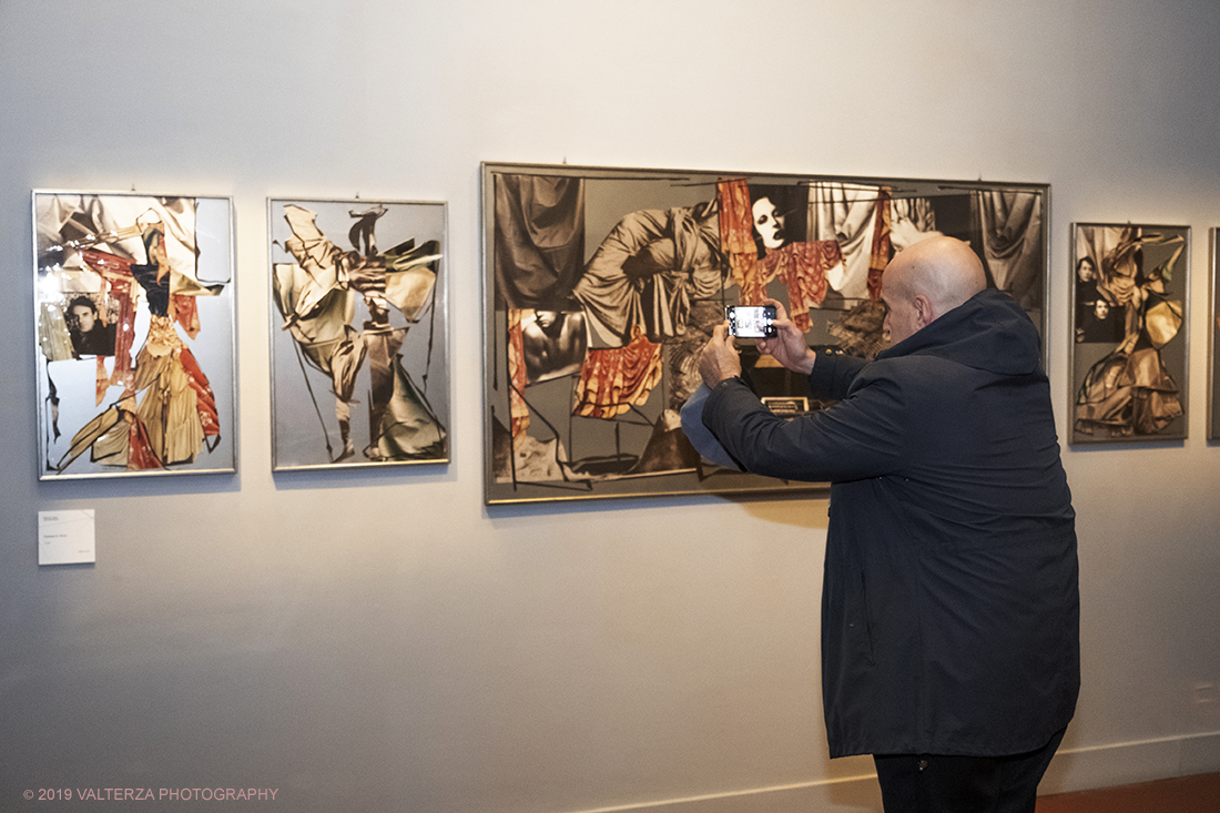 _DSF6797.jpg - 28-11-2019. Torino. Paola De' Cavero, giÃ  docente emerita di "Costume per lo spettaccolo" dell'accademia Albertina Ã¨ una personalitÃ  di assoluto rilievo del panorama dell'arte e della cultura nazionale. Nella foto un momento di visita dlla mostra-