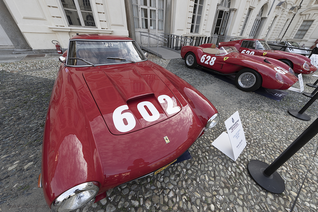 _G3I0233.jpg - 19/06/2019. Torino, apertura al Parco del Valentino dell'edizione record del Motor Show con la partecipazione di 54 brand e numerosi eventi dedicati al mondo dell'auto nell'arco di 5 giorni. Nella foto una Ferrai 250 GTE in mostra nel cortile del castello del Valentino, cuore pulsante della manifestazione