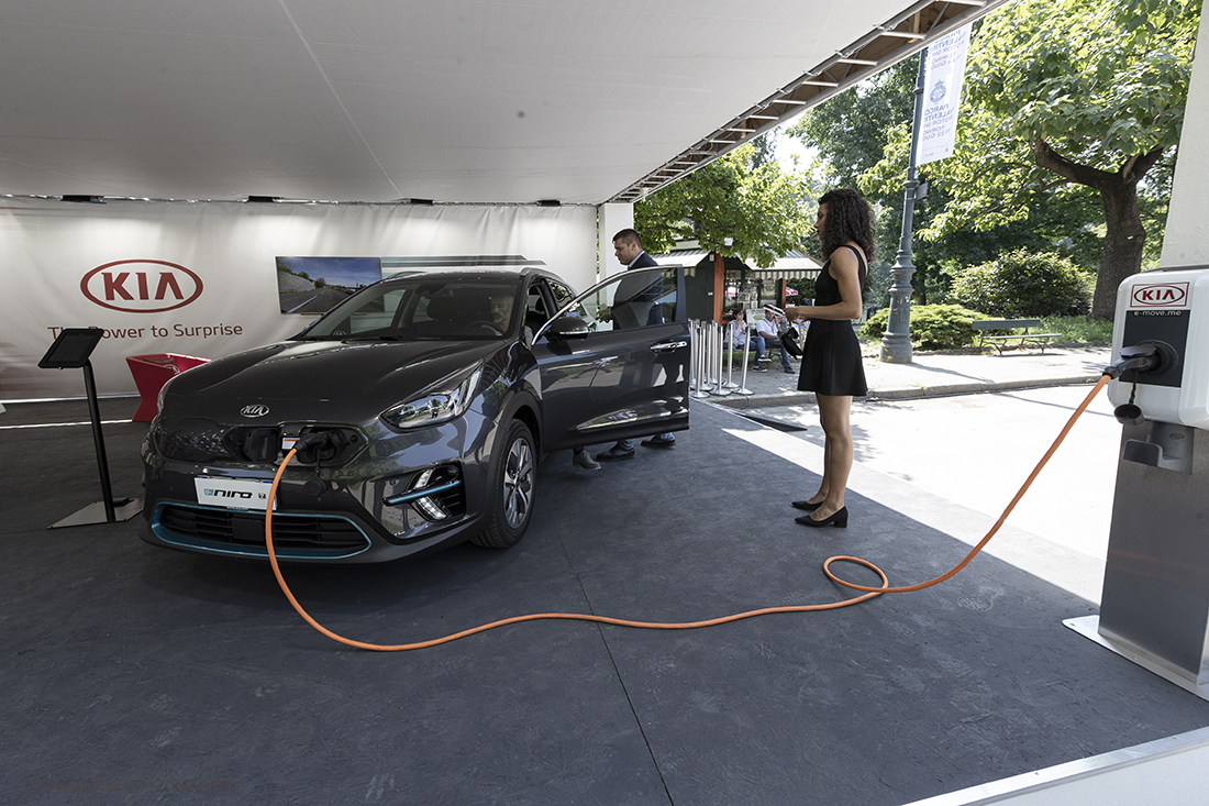 _G3I0822.jpg - 19/06/2019. Torino, apertura al Parco del Valentino dell'edizione record del Motor Show con la partecipazione di 54 brand e numerosi eventi dedicati al mondo dell'auto nell'arco di 5 giorni. Nella foto lo stand KIA con auto elettrica.