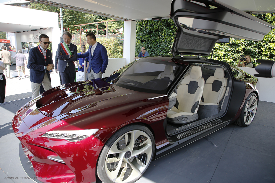 _X9B6982.jpg - 19/06/2019. Torino, apertura al Parco del Valentino dell'edizione record del Motor Show con la partecipazione di 54 brand e numerosi eventi dedicati al mondo dell'auto nell'arco di 5 giorni. Nella foto visita delle autoritÃ  allo Stand della Itadesign che espone il modello DaVinci