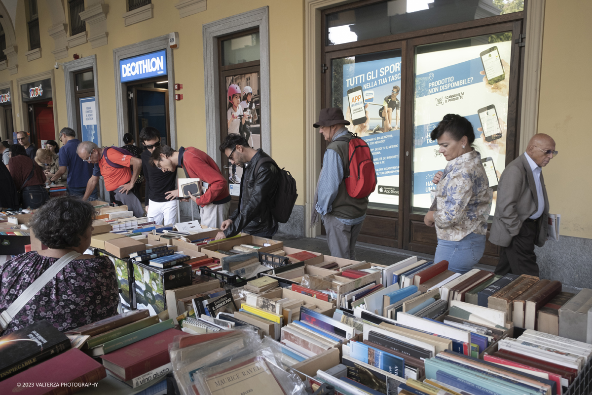 _DSF9046.jpg - 07/10/2023. Torino.  Migliaia di persone hanno affollato il centro della cittÃ  per la sedicesima edizione di Portici di Carta.