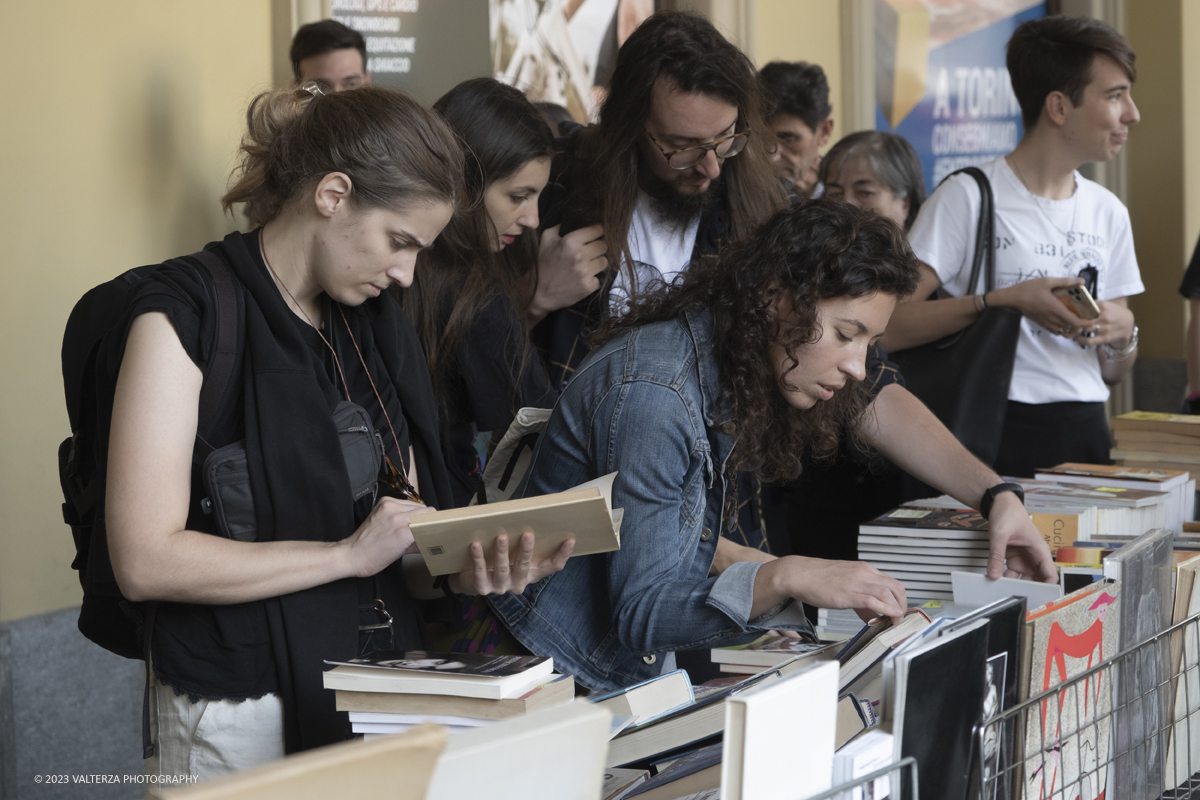 _DSF9079.jpg - 07/10/2023. Torino.  Migliaia di persone hanno affollato il centro della cittÃ  per la sedicesima edizione di Portici di Carta.
