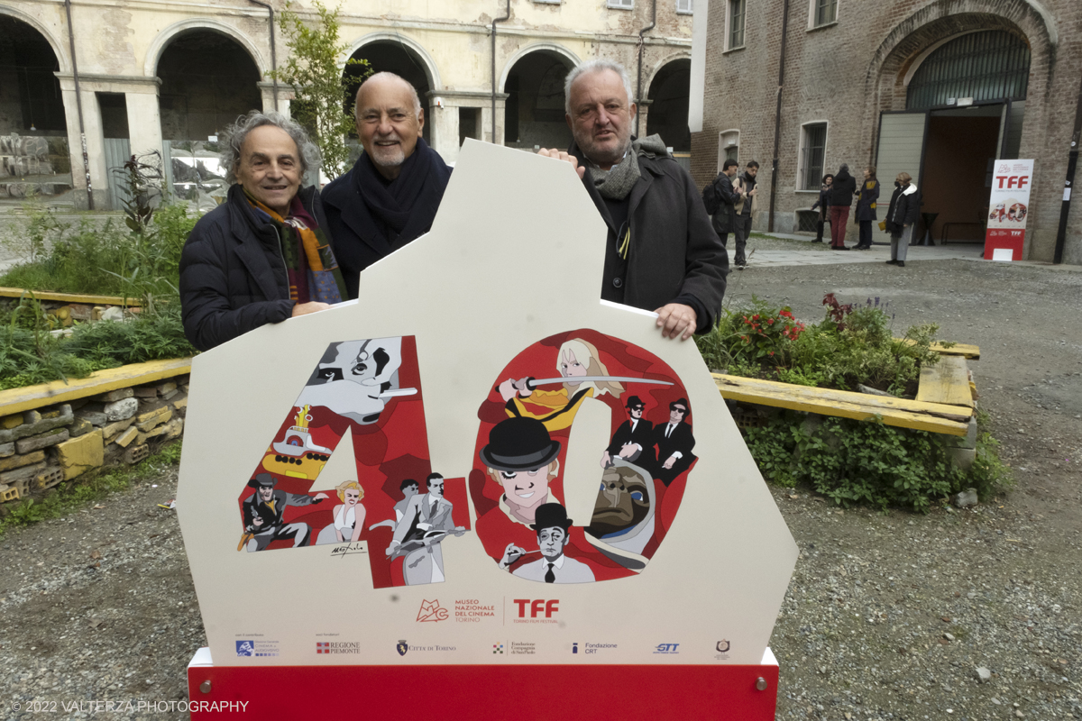 _DSF7340.jpg - 17/11/2022 Torino Film Festival 2022. Da oggi il Torino Film Festival ha la sua Casa, in senso letterale. Il luogo dove una volta finite le proiezioni nelle sale del centro possono ritrovarsi gli appassionati di cinema, ma anche la â€œgente comuneâ€�, per vivere lâ€™atmosfera dellâ€™evento incontrando gli ospiti, assistendo agli spettacoli serali, facendo comunitÃ . Gli spazi sono quelli della Cavallerizza Realedi via Verdi 9, che avranno il loro vero punto di attrazione nel cortile dellâ€™Artiglieria aperto tutto il giorno. Nella foto Enzo Ghigo Presidente del Museo Nazionale del Cinema di Torino, Ugo Nespolo che firma lâ€™immagine ufficiale del 40Â° TFF, Stefano Della Casa Direttore del Torino Film Festival.