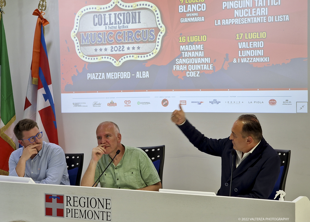 20220614_133022.jpg - 14/06/2022. Torino. Il Collisioni 2022 Ã¨ un festival di musica e letteratura che si svolge in estate in Piemonte. Un festival agrirock con grandi artisti italiani e internazionali. Nella foto l'intervento in conferenza stampa di Alberto Cirio