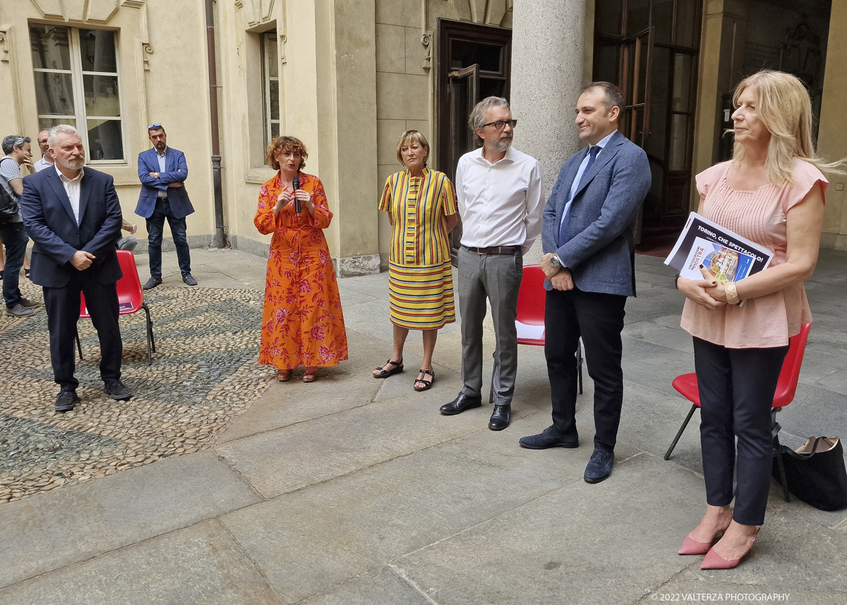 20220615_113938.jpg - 15/06/2022. Torino. Nel cortile d'onore di Palazzo Civico, si Ã¨ svolta la conferenza stampa di presentazione del programma dei festeggiamenti di San Giovanni. Nella foto in chiusura di conferenza il momento delle domande e risposte alla stampa presente in conferenza