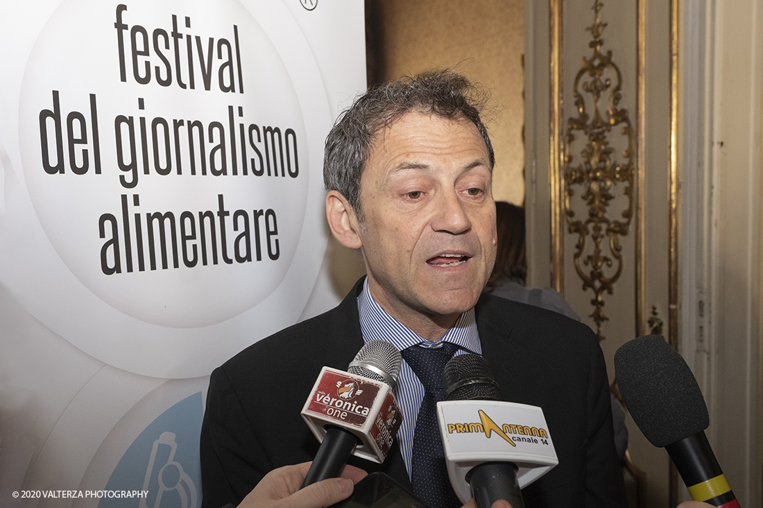 _DSF4655.jpg - 05/02/2020. Torino. Dal 20 al 22 febbraio torna il Festival del Giornalismo Alimentare appuntamento di riferimento per la discussione sul rapporto fra ilmondo del giornalismo e quello del cibo, giuntoalla V edizione. Rispetto agli scorsi anni, nel 2020 ilFestival si allunga portando a tre le giornate di lavoro â€“ oltre a giovedÃ¬ e venerdÃ¬ sono in programma panel anche il sabato mattina. Nella foto Massimiliano Borgia Direttore del Festival del giornalismo Alimentare.