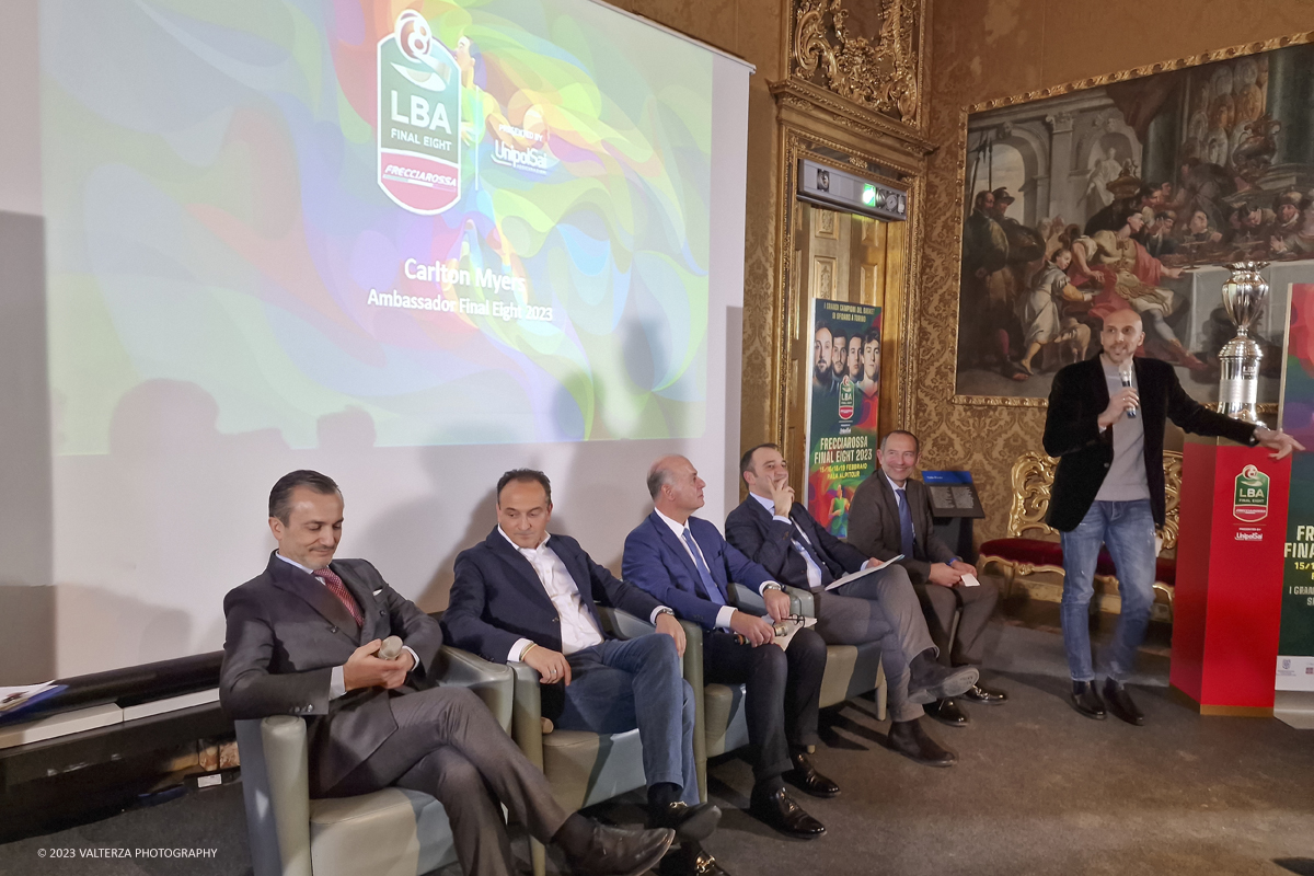 20230202_160400.jpg - 02/02/2023. Torino . Si svolgeranno dal 15 al 19 febbraio le Frecciarossa Final Eight, appuntamento che permetterÃ  alle otto squadre migliori del girone d'andata del campionato di basket di sfidarsi al Pala Alpitour per alzare al cielo la Coppa Italia. Nella foto Dario Gallina (Presidente della Camera di Commercio di Torino), Alberto Cirio (Presidente della Regione Piemonte), Umberto Gandini (Presidente LBA), Stefano Lo Russo (Sindaco di Torino), Giuseppe Rafaniello (Responsabile Commerciale Trenitalia).