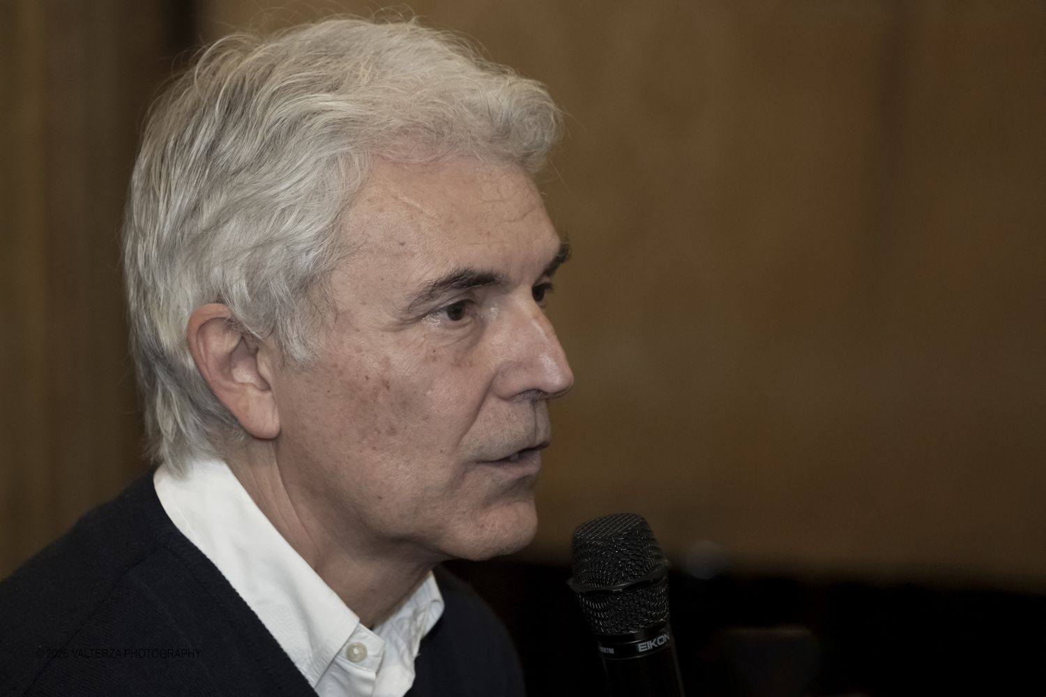 DSCF0179.jpg - 23/02/2025. Torino. Presentazione del libro MI PIACE ANNUSARE LA LANA scritto da Roberto Veronesi ed edito da Paola Caramella Editrice al Circolo della Stampa. Nella foto Roberto Veronesi autore
