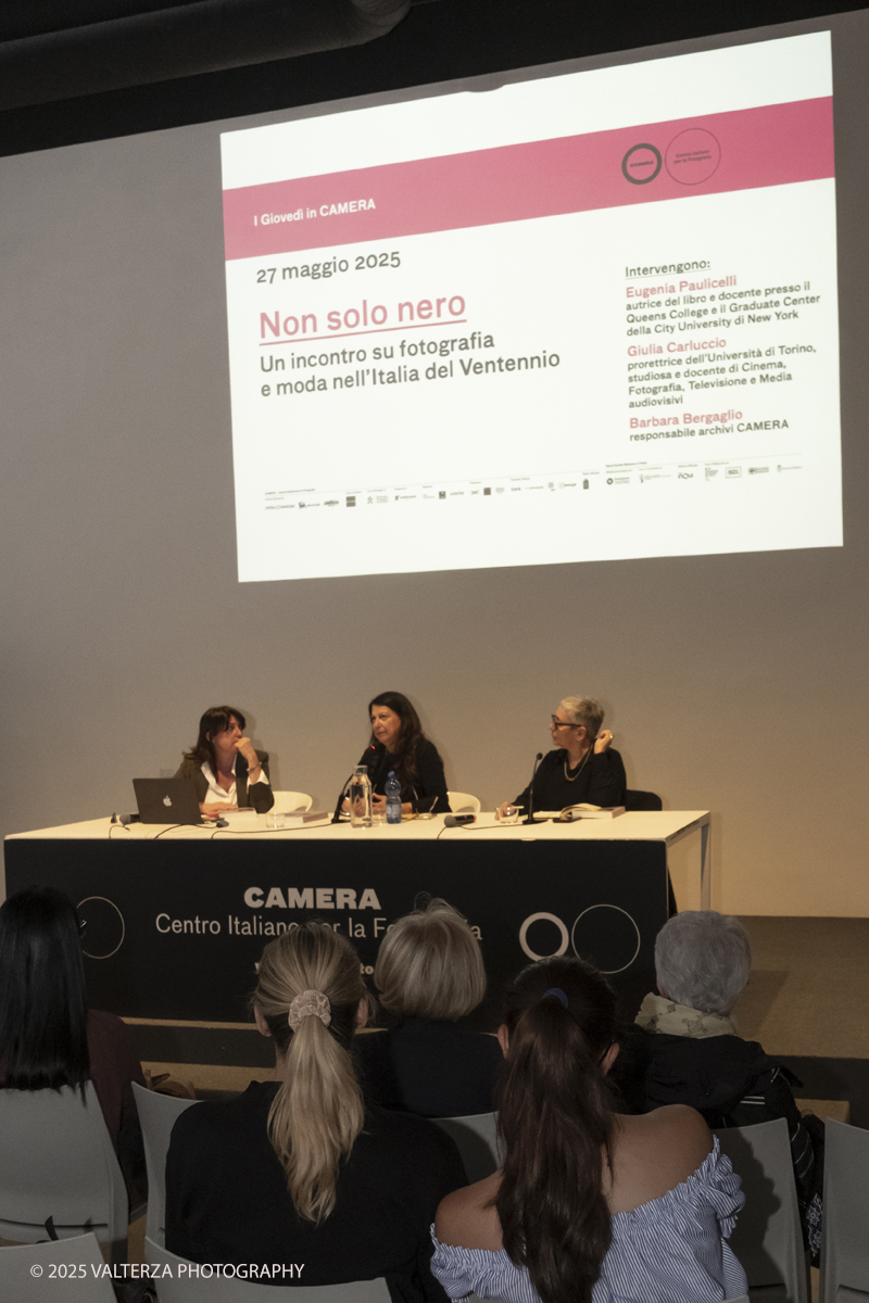 DSCF0133.jpg - 27/05/2025. Torino. Camera Presentazione del volume La moda nell'Italia fascista autrice Eugenia Paulicelli, in dialogo con  con Giulia Carluccio, prorettrice dellâ€™UniversitÃ  di Torino e Barbara Bergaglio, responsabile degli Archivi di CAMERA. Nella foto un momento della presentazione