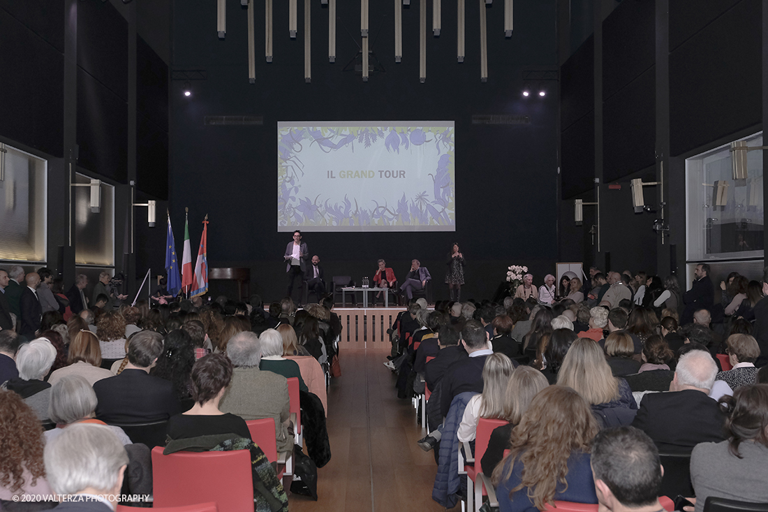 _DSF5910.jpg - 18/02/2020. Torino. Cinque giorni di dialogo intorno ai libri e alla lettura, per immaginare il futuro dellâ€™umanitÃ  e del mondo con oltre 2.000 tra scrittori, filosofi, scienziati, artisti, economisti e pensatori contemporanei. Nella foto un momento della presentazione del programma del Salone da parte di  Nicola Lagioia, direttore editoriale del Salone Internazionale del Libro di Torino