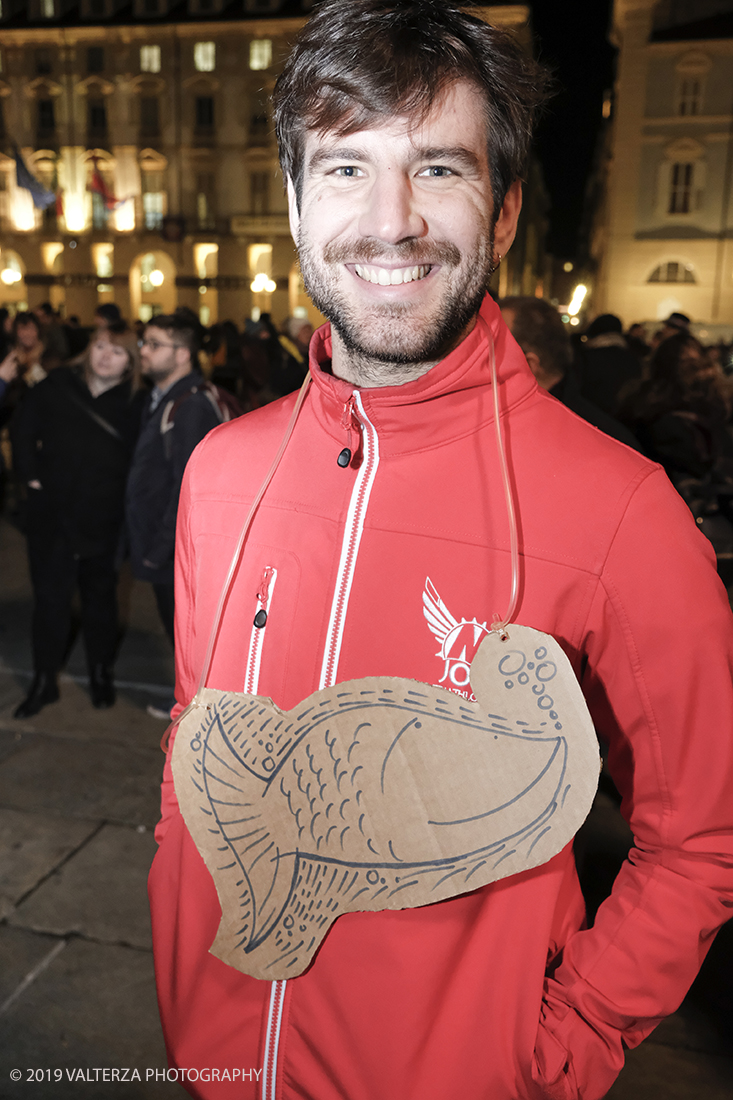 _DSF8471.jpg - 10/12/2019. Torino. Il movimento delle sardine manifesta in piazza Castello a Torino. Nella foto partecipanti alla manifestazione.