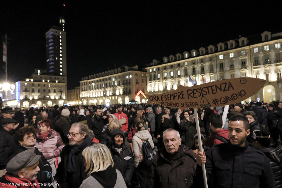 _DSF8493.jpg - 10/12/2019. Torino. Il movimento delle sardine manifesta in piazza Castello a Torino. Nella foto un momento della manifestazione