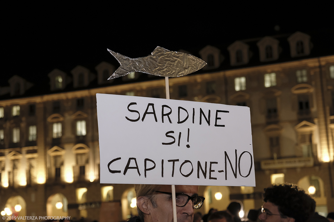 _DSF8508.jpg - 10/12/2019. Torino. Il movimento delle sardine manifesta in piazza Castello a Torino. Nella foto cartellone di un manifestante