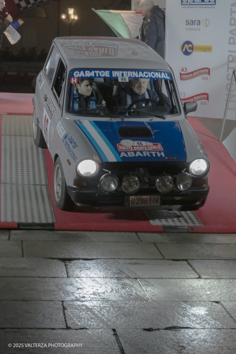DSCF0949.jpg - Turin, Italy. December 31, 2025.Classic Cars  for the Rallye Monte-Carlo Historique 2025 race starting in Turin. Departure of the car N. 46 Lucasievicz Martin