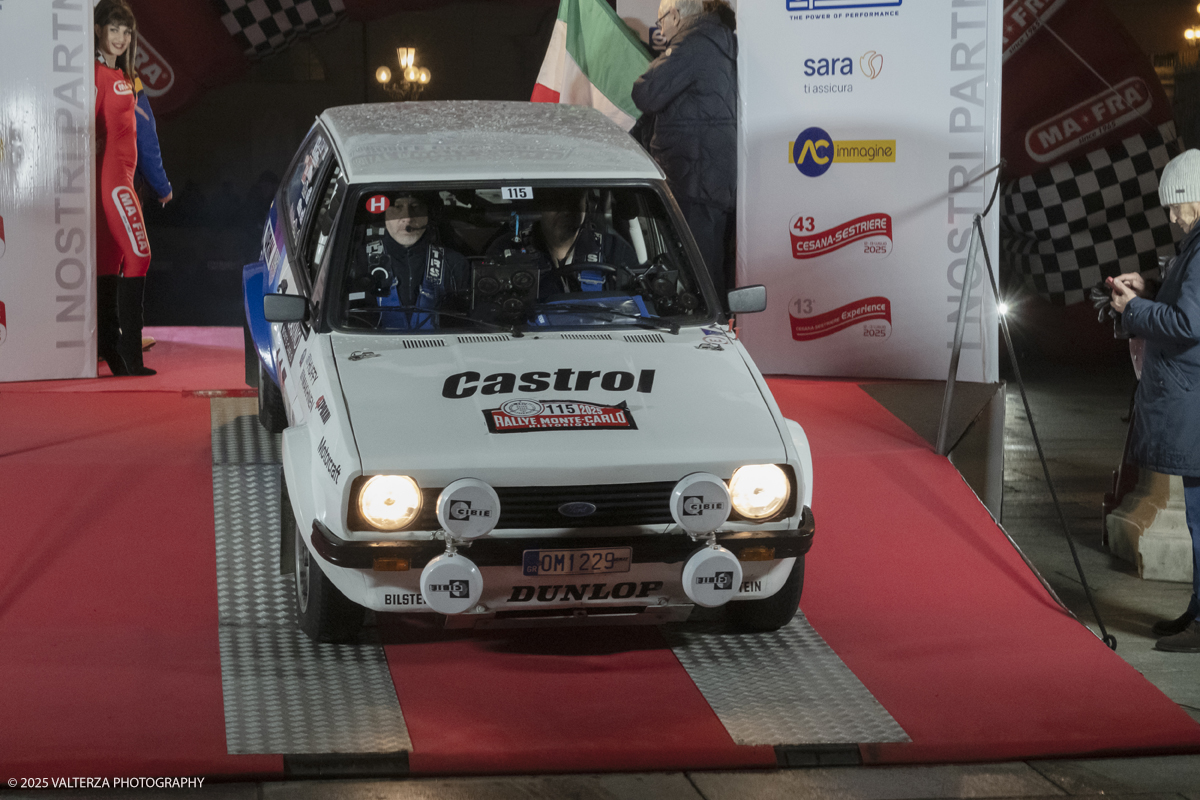 DSCF1218.jpg - Turin, Italy. December 31, 2025.Classic Cars  for the Rallye Monte-Carlo Historique 2025 race starting in Turin. Departure of the car N. 115 Katochianos Gerasimos/Stavropoulos Dimitros