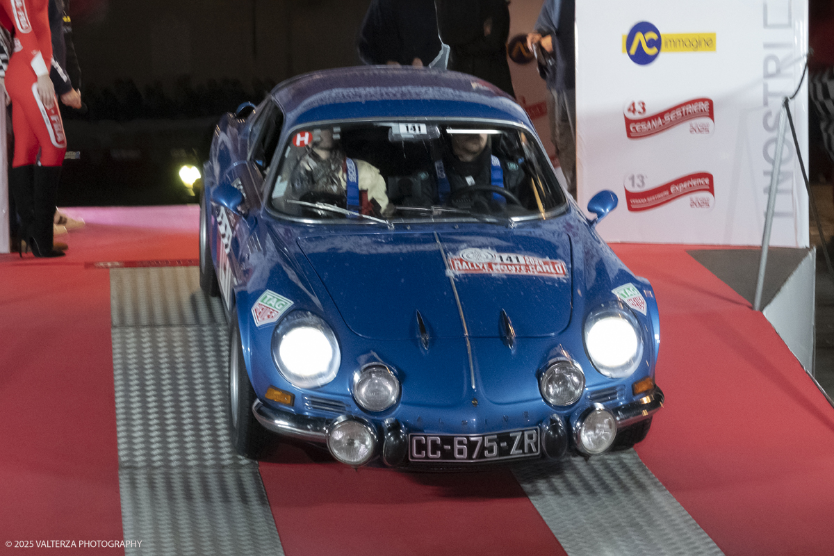DSCF1420.jpg - Turin, Italy. December 31, 2025.Classic Cars  for the Rallye Monte-Carlo Historique 2025 race starting in Turin. Departure of the car N. 141 Girard Arnaud/Sauvonnet Benjamin