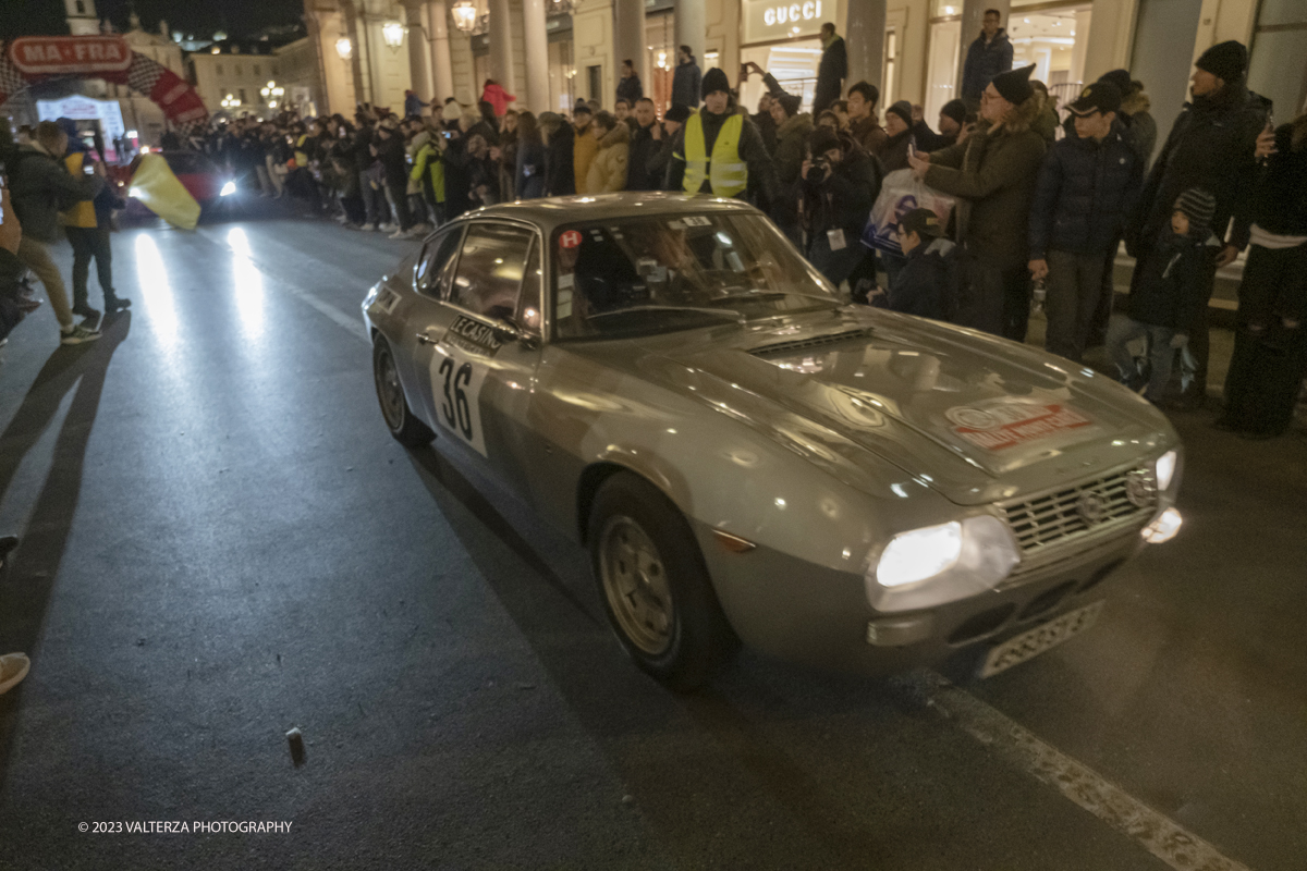 _DSF0821.jpg - 26/01/2023. Torino. Dopo  sette anni, torna a Torino il Rally Storico di Montecarlo, la rievocazione storica del rally su strada piÃ¹ antico del mondo, riservata alle vetture dâ€™epoca che hanno partecipato ad almeno un Rally Automobile Monte-Carlo entro il 1983. Nella foto passaggio di vetture della corsa in via Roma a Torino