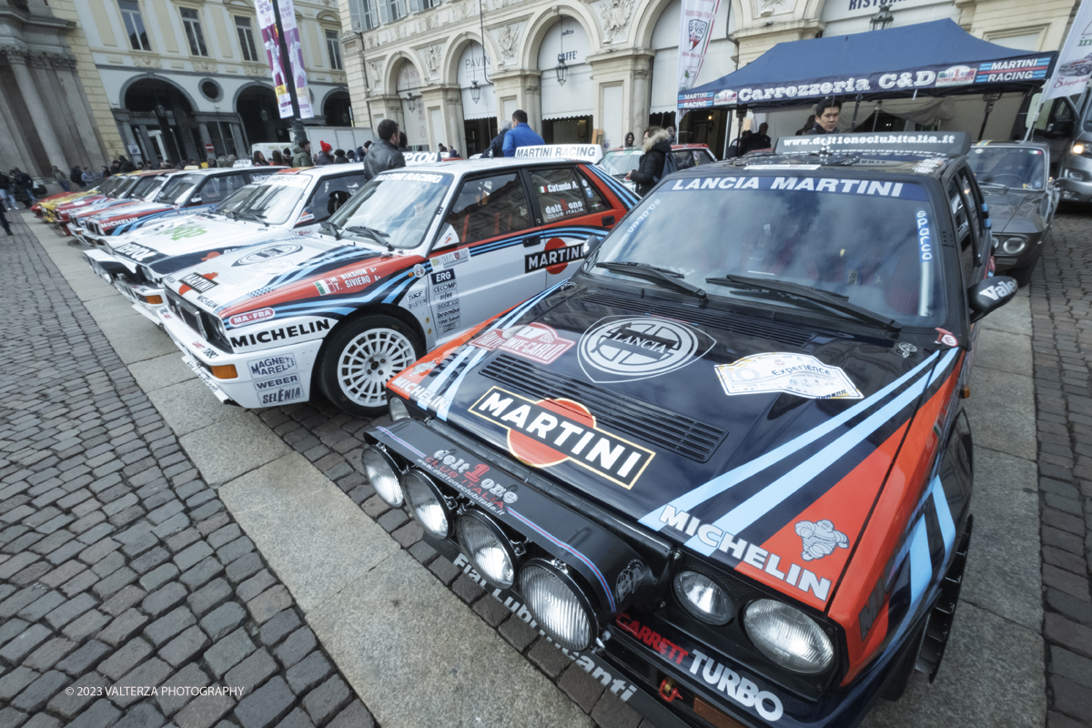 _DSF7384.jpg - 26/01/2023. Torino. Dopo  sette anni, torna a Torino il Rally Storico di Montecarlo, la rievocazione storica del rally su strada piÃ¹ antico del mondo, riservata alle vetture dâ€™epoca che hanno partecipato ad almeno un Rally Automobile Monte-Carlo entro il 1983. Nella foto le vetture che accopagneranno le vetture in corsa da Torino a Montecarlo . Ogni vettura in competizione sarÃ  seguita da un'altra vettura di accompagnamento.
