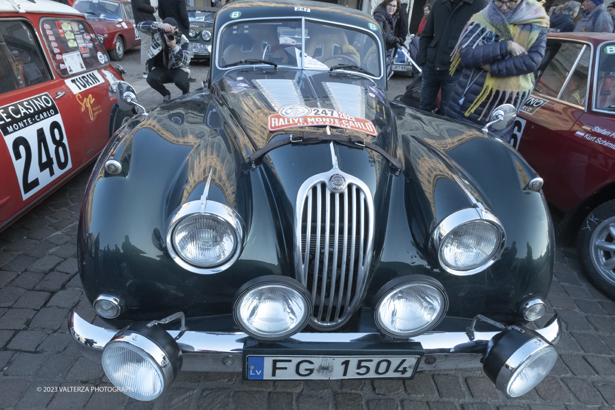 _DSF7495.jpg - 26/01/2023. Torino. Dopo  sette anni, torna a Torino il Rally Storico di Montecarlo, la rievocazione storica del rally su strada piÃ¹ antico del mondo, riservata alle vetture dâ€™epoca che hanno partecipato ad almeno un Rally Automobile Monte-Carlo entro il 1983. Nella foto Jaguar XK 140 coupÃ¨ del 956 N.247 dell'equipaggio Mikelsons Karlis e Vulgus Normundus