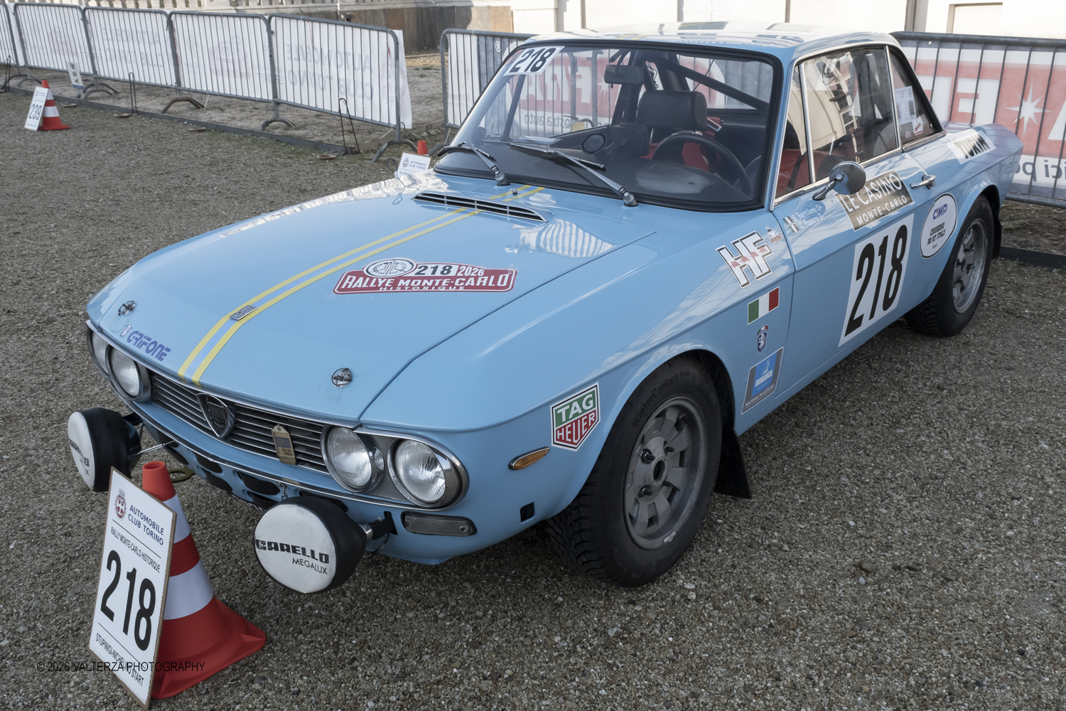DSCF0216.jpg - La 28Âª edizione del Rallye Monte-Carlo Historique si svolge fino al 7 febbraio 2026 , ad eccezione della cittÃ  scozzese di  John O'Groats le varie cittÃ  di partenza hanno dato il via alla gara domenica 1 febbraio 2026. Tra queste anche Torino, la partenza Ã¨ avvenuta dalla Palazzina di caccia di Stupingi dove le vetture in gara hanno prima sostato in mostra nel parco partenze antistante la Palazzina. Nella foto Lancia Fulvia HF 1600 1971
