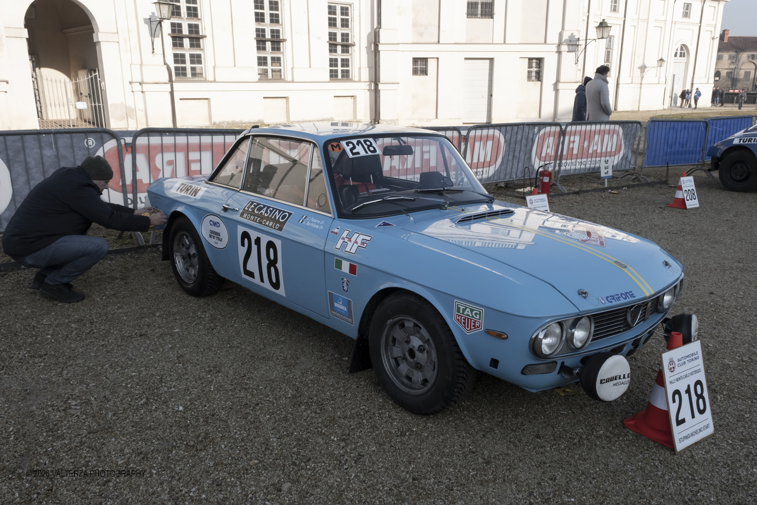 DSCF0220.jpg - La 28Âª edizione del Rallye Monte-Carlo Historique si svolge fino al 7 febbraio 2026 , ad eccezione della cittÃ  scozzese di  John O'Groats le varie cittÃ  di partenza hanno dato il via alla gara domenica 1 febbraio 2026. Tra queste anche Torino, la partenza Ã¨ avvenuta dalla Palazzina di caccia di Stupingi dove le vetture in gara hanno prima sostato in mostra nel parco partenze antistante la Palazzina. Nella foto Lancia Fulvia HF 1600 1971