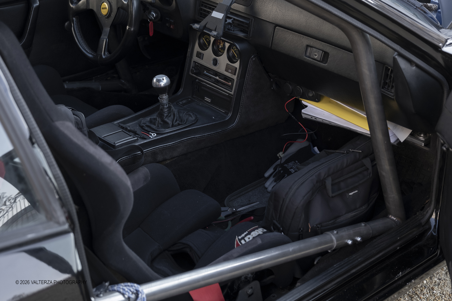 DSCF0261.jpg - La 28Âª edizione del Rallye Monte-Carlo Historique si svolge fino al 7 febbraio 2026 , ad eccezione della cittÃ  scozzese di  John O'Groats le varie cittÃ  di partenza hanno dato il via alla gara domenica 1 febbraio 2026. Tra queste anche Torino, la partenza Ã¨ avvenuta dalla Palazzina di caccia di Stupingi dove le vetture in gara hanno prima sostato in mostra nel parco partenze antistante la Palazzina. Nella foto Porsche 924 1982