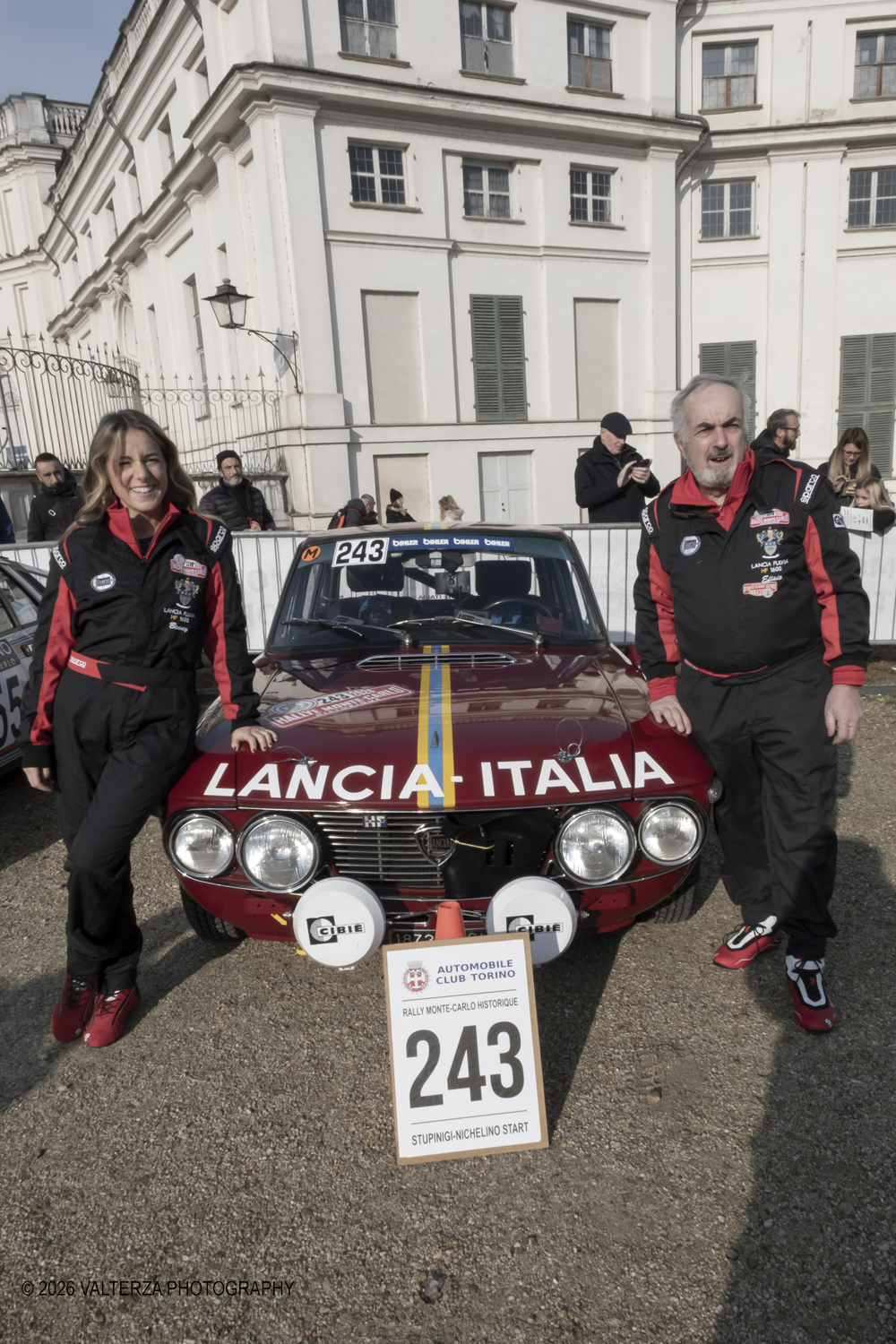 DSCF0353.jpg - La 28Âª edizione del Rallye Monte-Carlo Historique si svolge fino al 7 febbraio 2026 , ad eccezione della cittÃ  scozzese di  John O'Groats le varie cittÃ  di partenza hanno dato il via alla gara domenica 1 febbraio 2026. Tra queste anche Torino, la partenza Ã¨ avvenuta dalla Palazzina di caccia di Stupingi dove le vetture in gara hanno prima sostato in mostra nel parco partenze antistante la Palazzina. Nella foto Lancia Fulvia CoupÃ¨ 1.6  1969 equipaggio  Carutti Efisio Mariae Carutti Benedetta