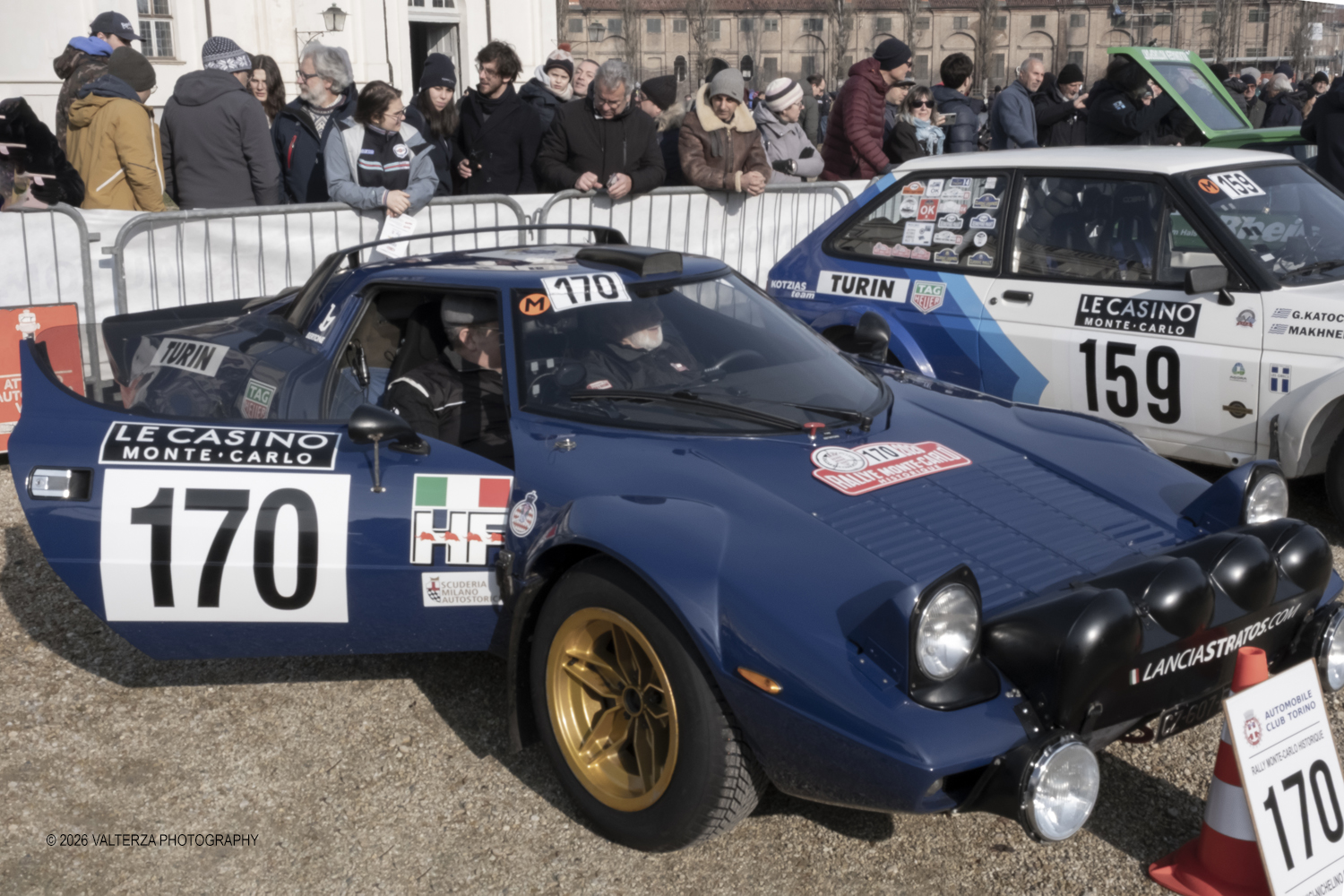 DSCF0479.jpg - La 28Âª edizione del Rallye Monte-Carlo Historique si svolge fino al 7 febbraio 2026 , ad eccezione della cittÃ  scozzese di  John O'Groats le varie cittÃ  di partenza hanno dato il via alla gara domenica 1 febbraio 2026. Tra queste anche Torino, la partenza Ã¨ avvenuta dalla Palazzina di caccia di Stupingi dove le vetture in gara hanno prima sostato in mostra nel parco partenze antistante la Palazzina. Nella foto Lancia Stratos 1976
