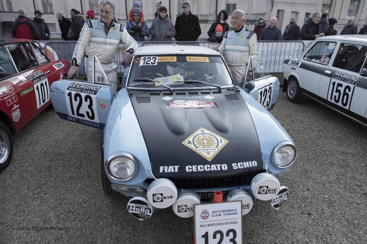 DSCF0489.jpg - La 28Âª edizione del Rallye Monte-Carlo Historique si svolge fino al 7 febbraio 2026 , ad eccezione della cittÃ  scozzese di  John O'Groats le varie cittÃ  di partenza hanno dato il via alla gara domenica 1 febbraio 2026. Tra queste anche Torino, la partenza Ã¨ avvenuta dalla Palazzina di caccia di Stupingi dove le vetture in gara hanno prima sostato in mostra nel parco partenze antistante la Palazzina. Nella foto FIAT 124 Abarth  equipaggio Sticchi Daniano Angelo e Liverani Massimo
