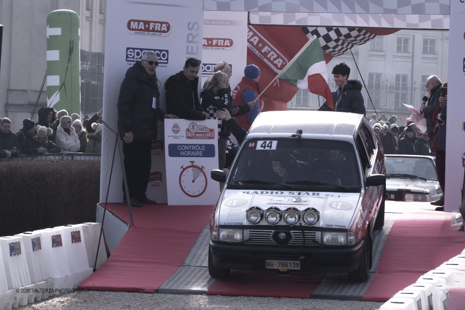_DSF3841.jpg - La 28Âª edizione del Rallye Monte-Carlo Historique si svolge fino al 7 febbraio 2026 , ad eccezione della cittÃ  scozzese di  John O'Groats le varie cittÃ  di partenza hanno dato il via alla gara domenica 1 febbraio 2026. Tra queste anche Torino, la partenza Ã¨ avvenuta dalla Palazzina di caccia di Stupingi dove le vetture in gara hanno prima sostato in mostra nel parco partenze antistante la Palazzina. Nella foto vettura alla partenza Alfa Romeo 33 4X4 1985