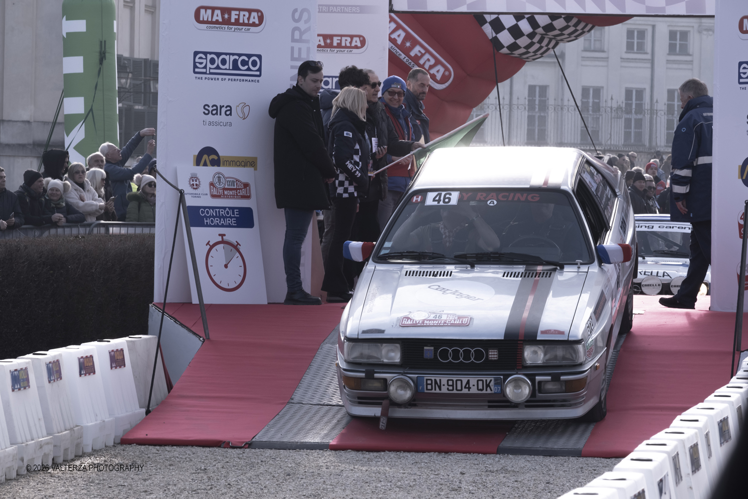 _DSF3878.jpg - La 28Âª edizione del Rallye Monte-Carlo Historique si svolge fino al 7 febbraio 2026 , ad eccezione della cittÃ  scozzese di  John O'Groats le varie cittÃ  di partenza hanno dato il via alla gara domenica 1 febbraio 2026. Tra queste anche Torino, la partenza Ã¨ avvenuta dalla Palazzina di caccia di Stupingi dove le vetture in gara hanno prima sostato in mostra nel parco partenze antistante la Palazzina. Nella foto vettura alla partenza Audi Quatrro 1982