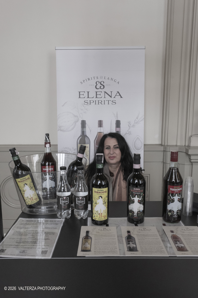 DSCF2659.jpg - 21/02/2026. Torino.  Il Salone del Vermouth di sabato 21 e domenica 22 febbraio Ã¨ ufficialmente SOLD OUT. Un risultato che racconta meglio di qualsiasi parola lâ€™entusiasmo che câ€™Ã¨ attorno a questa edizione. Nella foto lo stand di Elena Spirits
