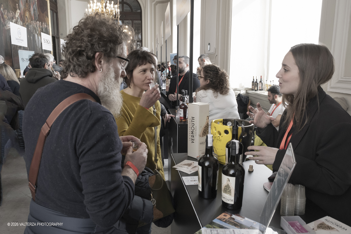 DSCF2768.jpg - 21/02/2026. Torino.  Il Salone del Vermouth di sabato 21 e domenica 22 febbraio Ã¨ ufficialmente SOLD OUT. Un risultato che racconta meglio di qualsiasi parola lâ€™entusiasmo che câ€™Ã¨ attorno a questa edizione. Nella foto In giro per assaggi e consigli
