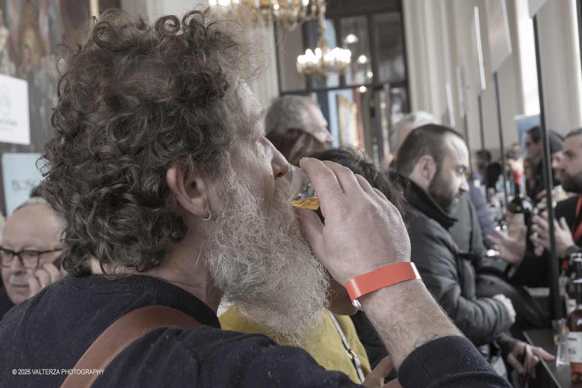 DSCF2784.jpg - 21/02/2026. Torino.  Il Salone del Vermouth di sabato 21 e domenica 22 febbraio Ã¨ ufficialmente SOLD OUT. Un risultato che racconta meglio di qualsiasi parola lâ€™entusiasmo che câ€™Ã¨ attorno a questa edizione. Nella foto In giro per assaggi e consigli