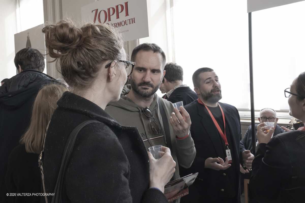 DSCF2908.jpg - 21/02/2026. Torino.  Il Salone del Vermouth di sabato 21 e domenica 22 febbraio Ã¨ ufficialmente SOLD OUT. Un risultato che racconta meglio di qualsiasi parola lâ€™entusiasmo che câ€™Ã¨ attorno a questa edizione. Nella foto In giro per assaggi e consigli