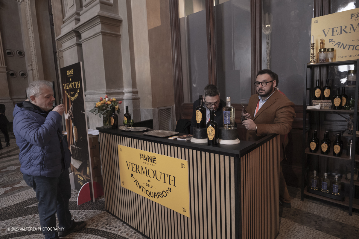 _DSF6039.jpg - 21/02/2026. Torino.  Il Salone del Vermouth di sabato 21 e domenica 22 febbraio Ã¨ ufficialmente SOLD OUT. Un risultato che racconta meglio di qualsiasi parola lâ€™entusiasmo che câ€™Ã¨ attorno a questa edizione. Nella foto In giro per assaggi e consigli